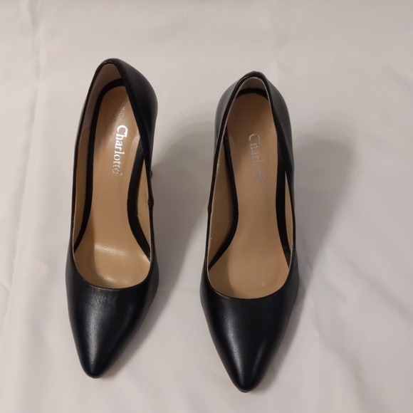 Pumps - Picture 2 of 4